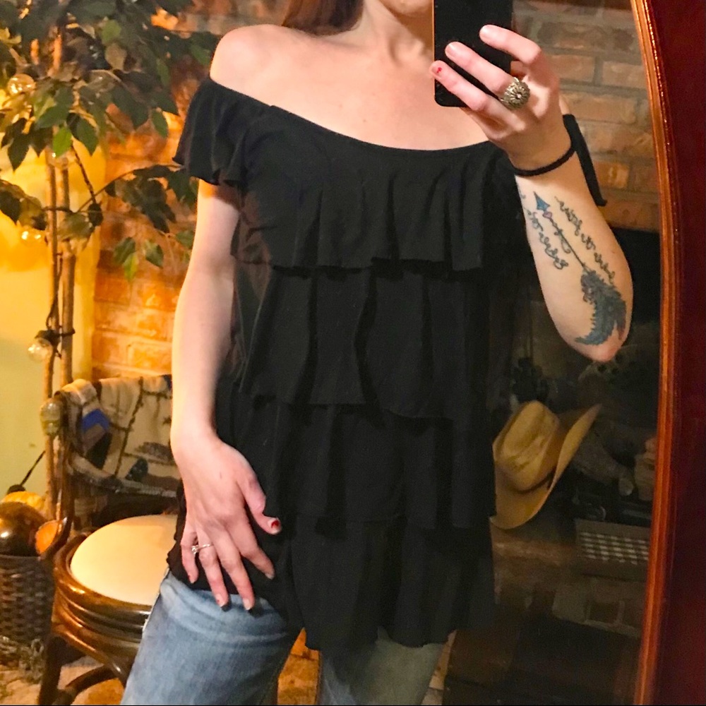 Maxim Studio Off/On Ruffled Black Top